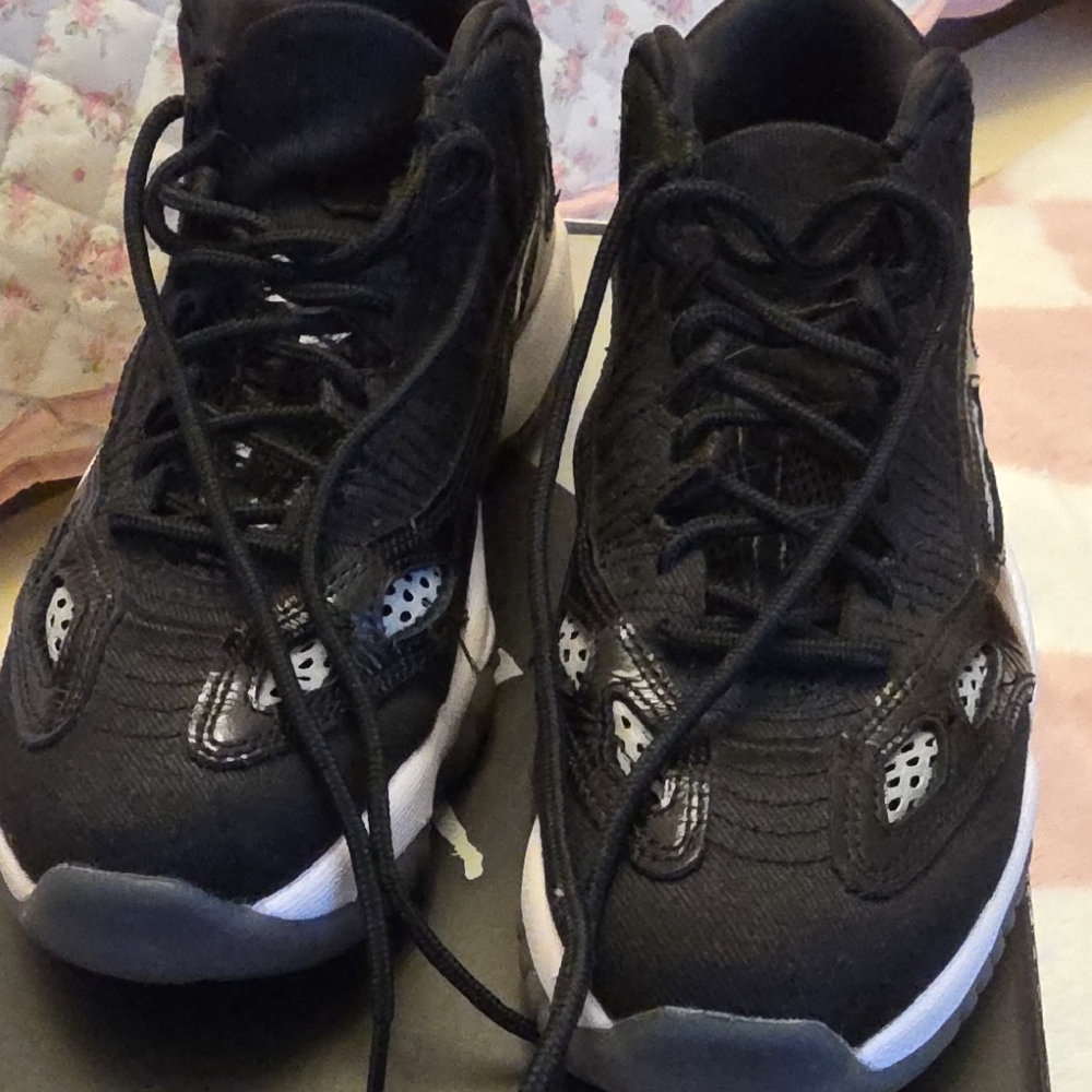 Jordan 11 IE ‘Craft Black White’ MEN SIZE 8.5